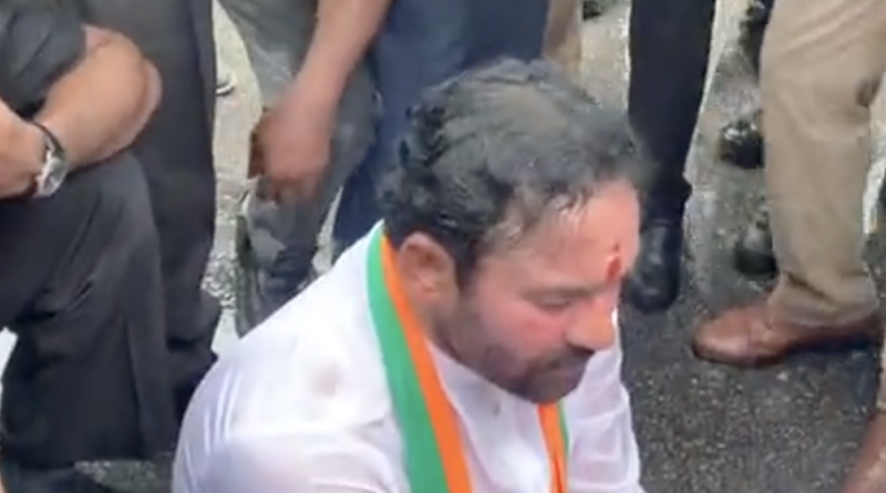 kishan reddy creates ruckus at hyderabad airport