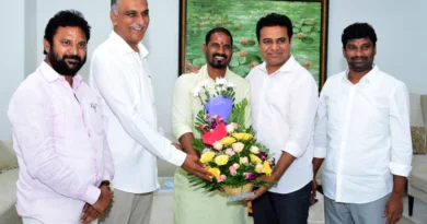 bjp leader kaushik hari joins brs