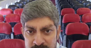 jagapathi babu travels in flight for the first time as a passenger