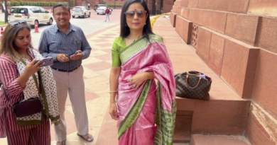 tmc leader mahua moitra asks sansad tv to focus on her saree