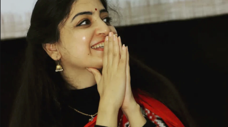 poonam kaur reacts on anasuya bharadwaj crying video