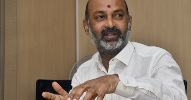 bandi sanjay mocks ttd chairman bhumana karunakar reddy