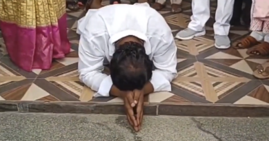 station ghanpur brs mla cries infront of ambedkar statue