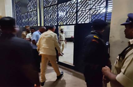 rajamundry prisoners wants to talk to chandrababu naidu