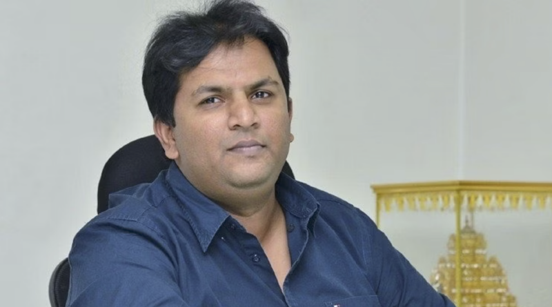 vijay devarakonda only wants to work with top directors producers says abhishek nama