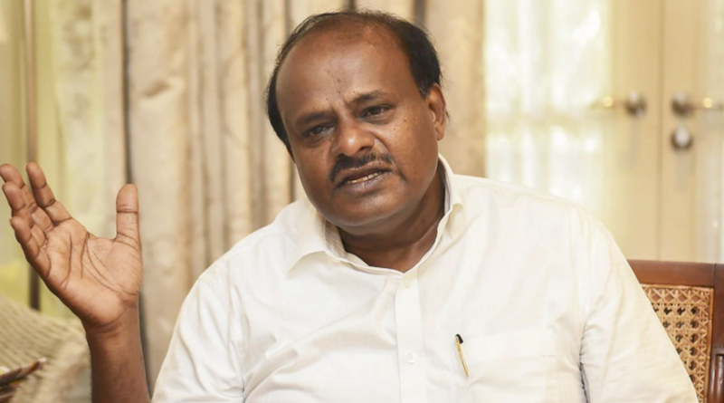 kumaraswamy demands disqualification of all all 135 congress mlas