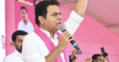 ktr announces government job for pravallika's brother