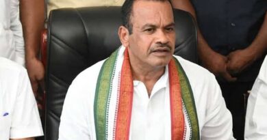 komatireddy venkat reddy says he is unaware of rajagopal reddy joining congress