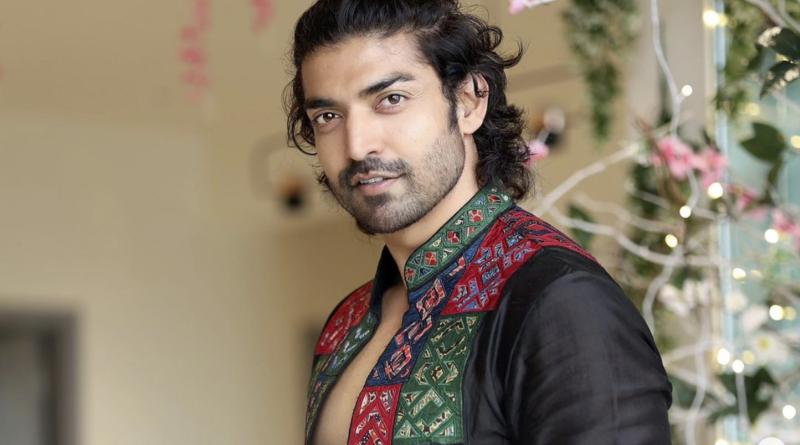 gurmeet choudhary saves a man by giving cpr