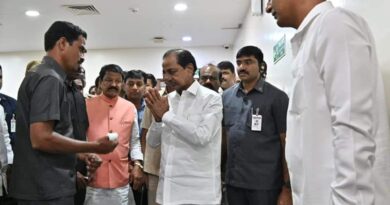 kcr salutes to kotha prabhakar reddy's gunmen