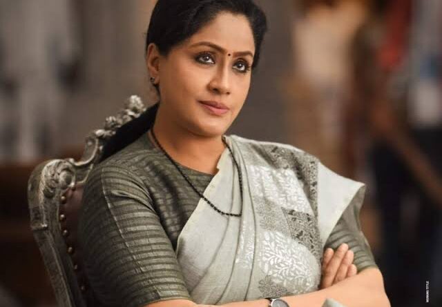 Vijayashanthi resigned from bjp