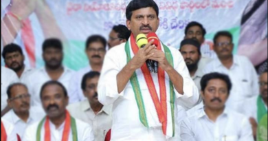 ponguleti srinivas reddy reacts on it raids