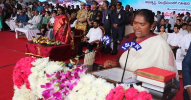 seethakka fans shouting during her swearing ceremony shocked governor