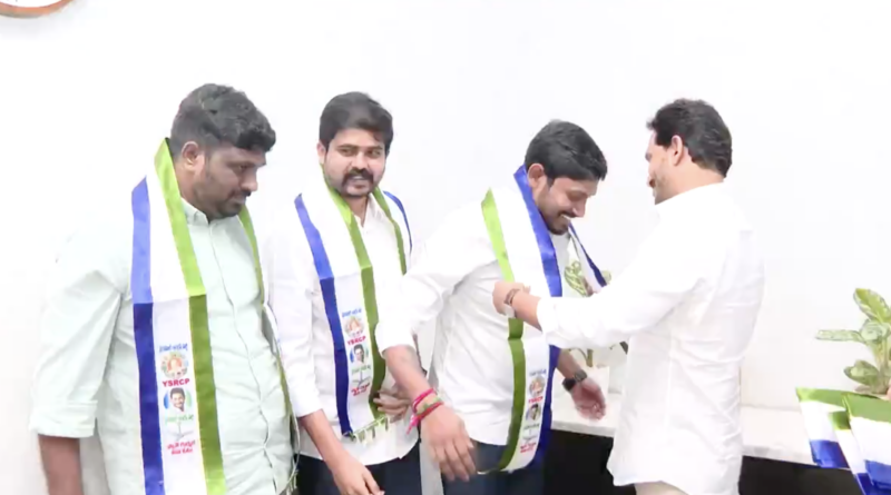 jagan inviting unknown faces into ysrcp in the name of ap elections