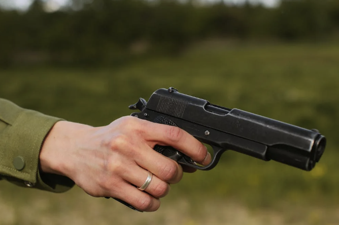 Homeguard threatened with pistol Man commits suicide out of fear