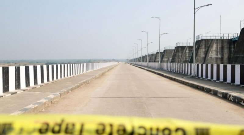 telangana vigilance team revealed that there a big scam in medigadda barrage