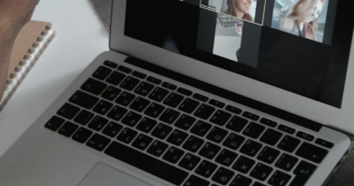 a woman took bath during live zoom call during a funeral