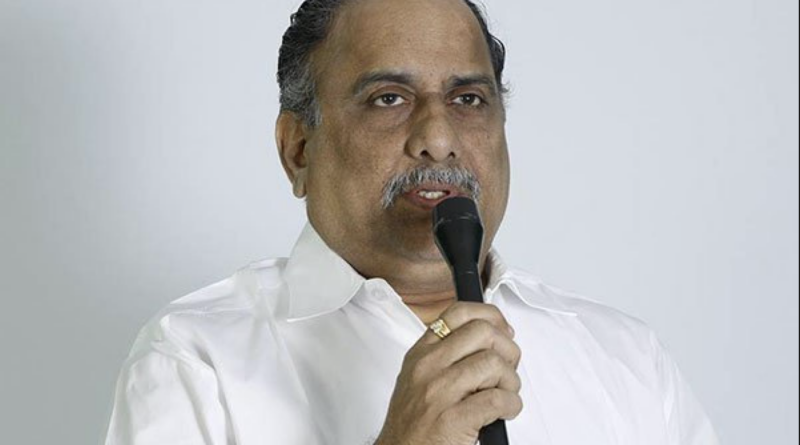 mudragada padmanabham criticises krishnam raju