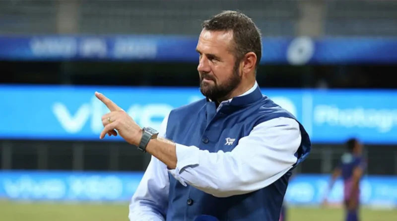 former New Zealand cricketer Simon Doull believes that it was a poor call for Dhoni