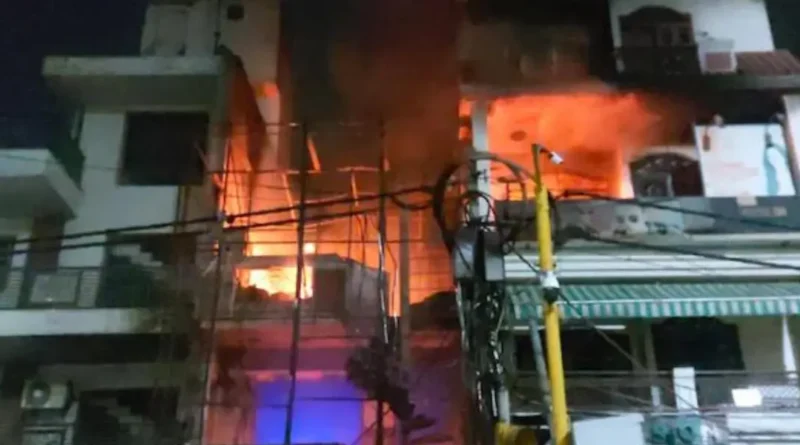 Delhi Hospital Fire kills 6 babies