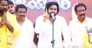 Pawan Kalyan uses allu arjun dialogue in his speech