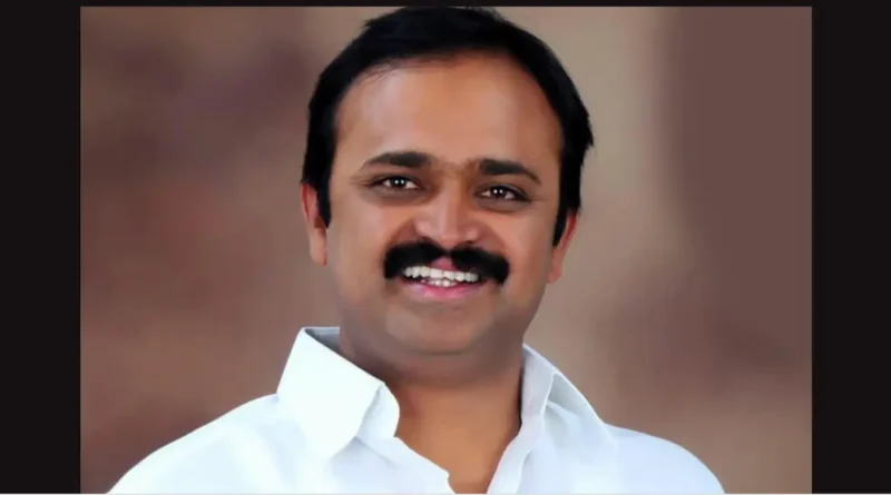 Vanga Madhusudhan Reddy says he would change the party if he was also given 100 crores
