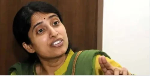 YS Bharathi Reddy slams chandrababu naidu and pawan kalyan for teasing her husband