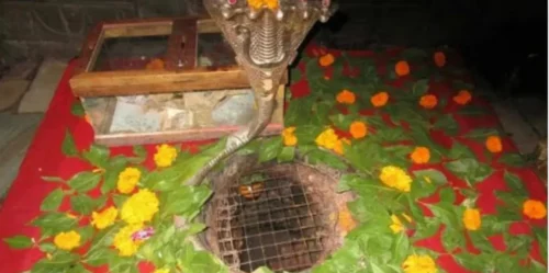 in this Achaleshwar Temple lord shiva's finger is worshipped