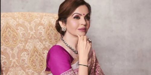 know the worth of water bottle from which nita ambani drinks from