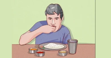 why one should eat with right hand