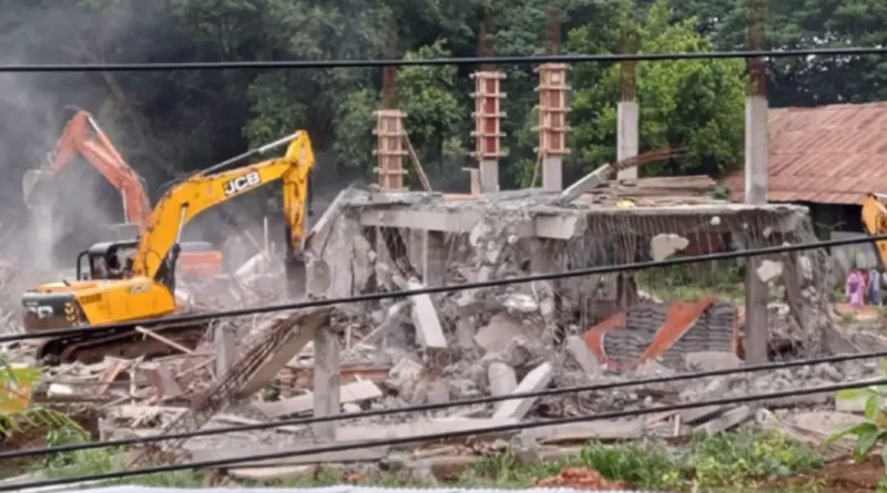 Jagan Mohan Reddy tadepalli office is demolished