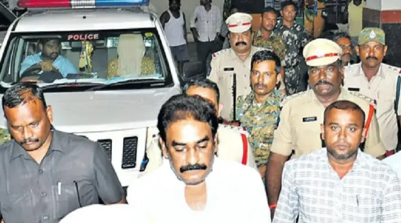 Pinnelli Ramakrishna Reddy punches a tdp supporter during his arrest