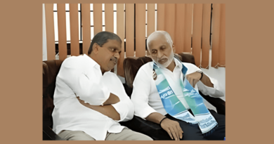 YS Jagan Not Invites Sajjala and vijayasai Reddy To Bangalore