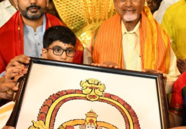 chandrababu naidu visits tirumala with family