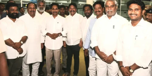 jagan speaks to ysrcp leaders about bouncing back again