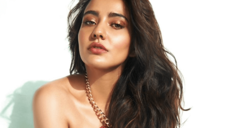 neha-sharma-slams-photographers-for-taking-photos-from-wrong-camera-angles