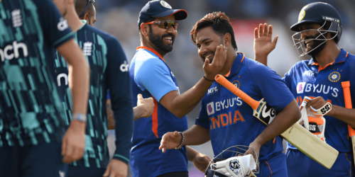 rishabh pant almost injured hardik pandya during IND vs AUS match