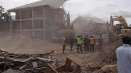 nigerian school collapses killing 22 students