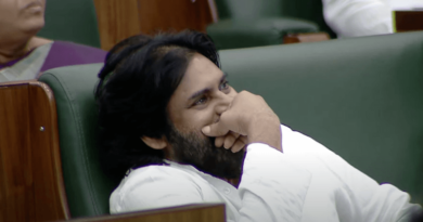 pawan kalyan laughs in ap assembly as chandrababu naidu talks about his protest on road