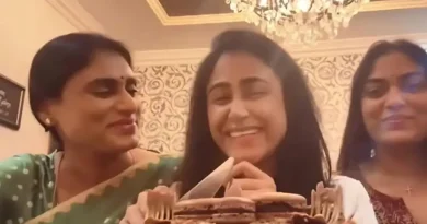 YS Sharmila celebrates taraka ratna wife's birthday