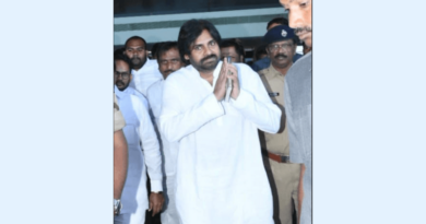 major mishap averted to pawan kalyan convoy