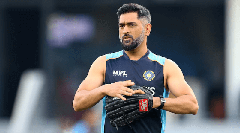 ms dhoni to announce his retirement on independence day