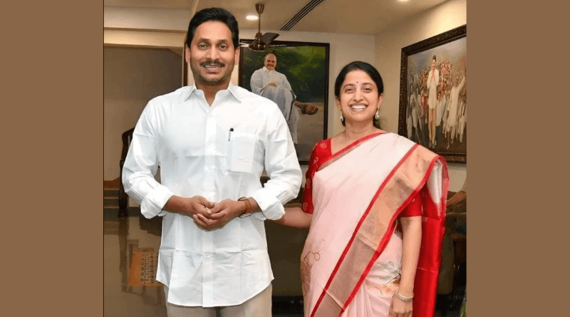 ys bharathi wrote bland article on jagan mohan reddy