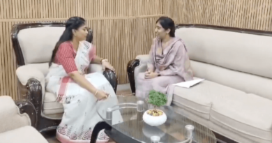 ys sunitha reddy meets ap home minister vangalapudi anitha