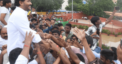 Jagan Mohan Reddy donates 1 crore to vijayawada flood victims