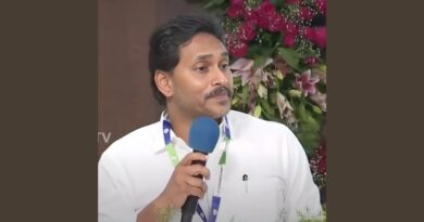 jagan asks party leaders to improve social media presence