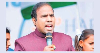 ka paul slams telangana ministers